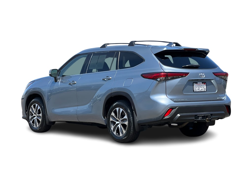 Thumbnail: 2021 Toyota Highlander - 4
