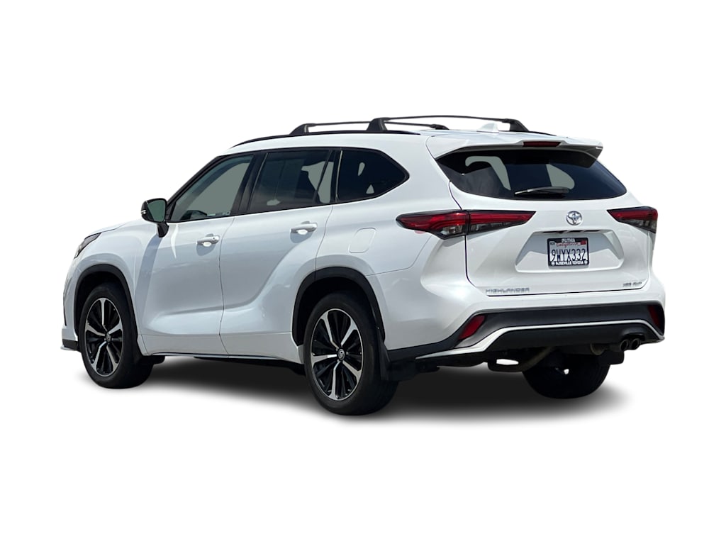 Thumbnail: 2022 Toyota Highlander - 4