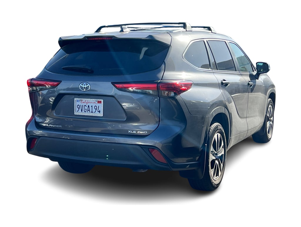 Thumbnail: 2023 Toyota Highlander - 11