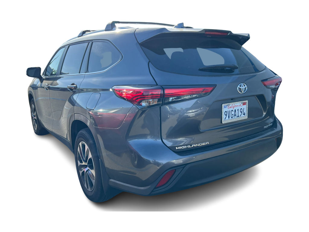 Thumbnail: 2023 Toyota Highlander - 2