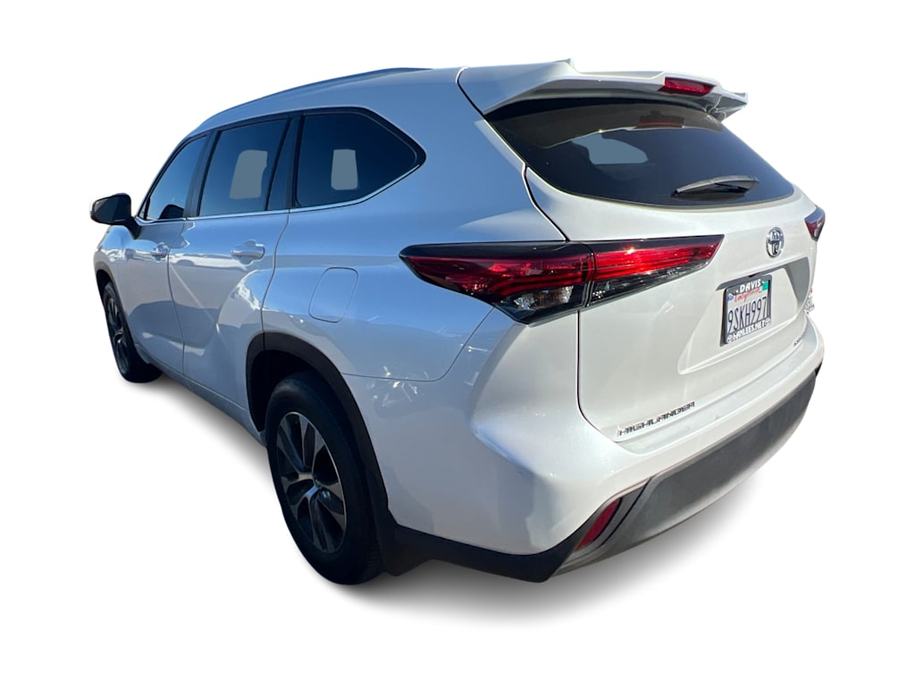 Thumbnail: 2023 Toyota Highlander - 2