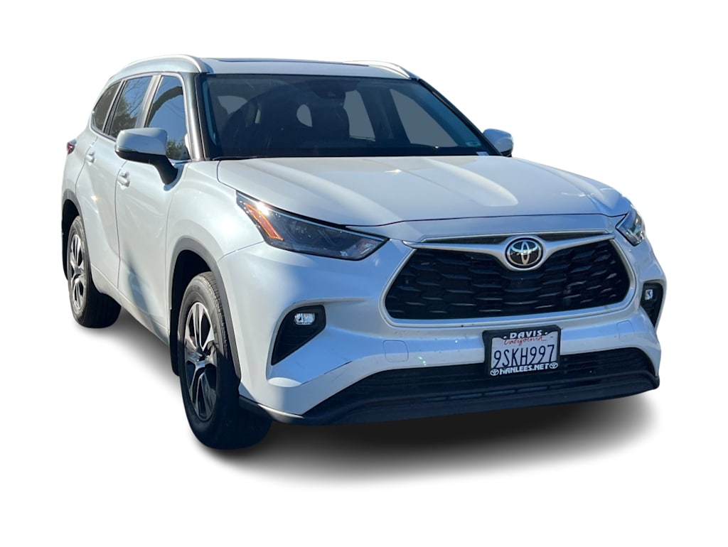 Thumbnail: 2023 Toyota Highlander - 9
