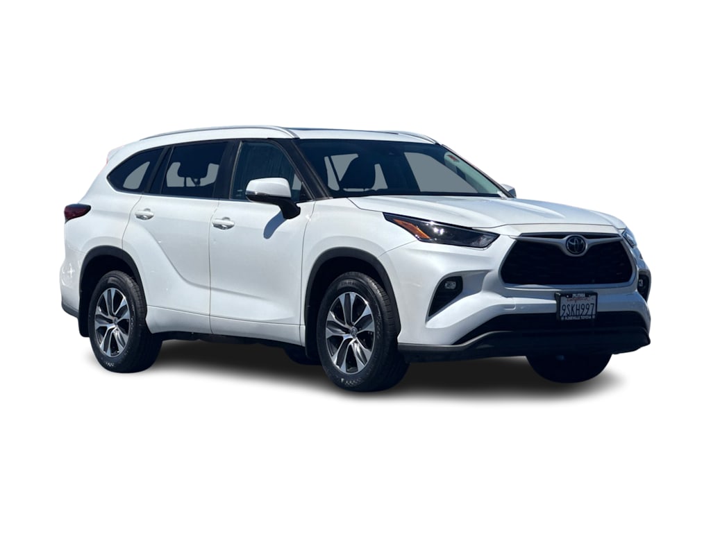 Thumbnail: 2023 Toyota Highlander - 18