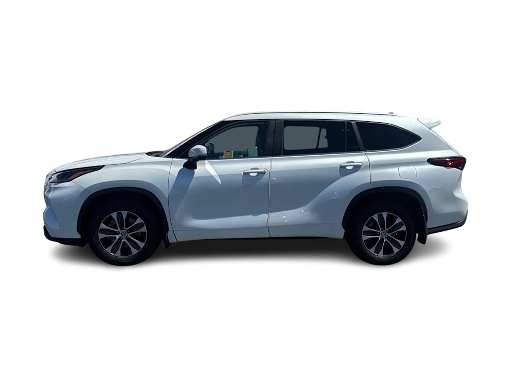 Thumbnail: 2023 Toyota Highlander - 3