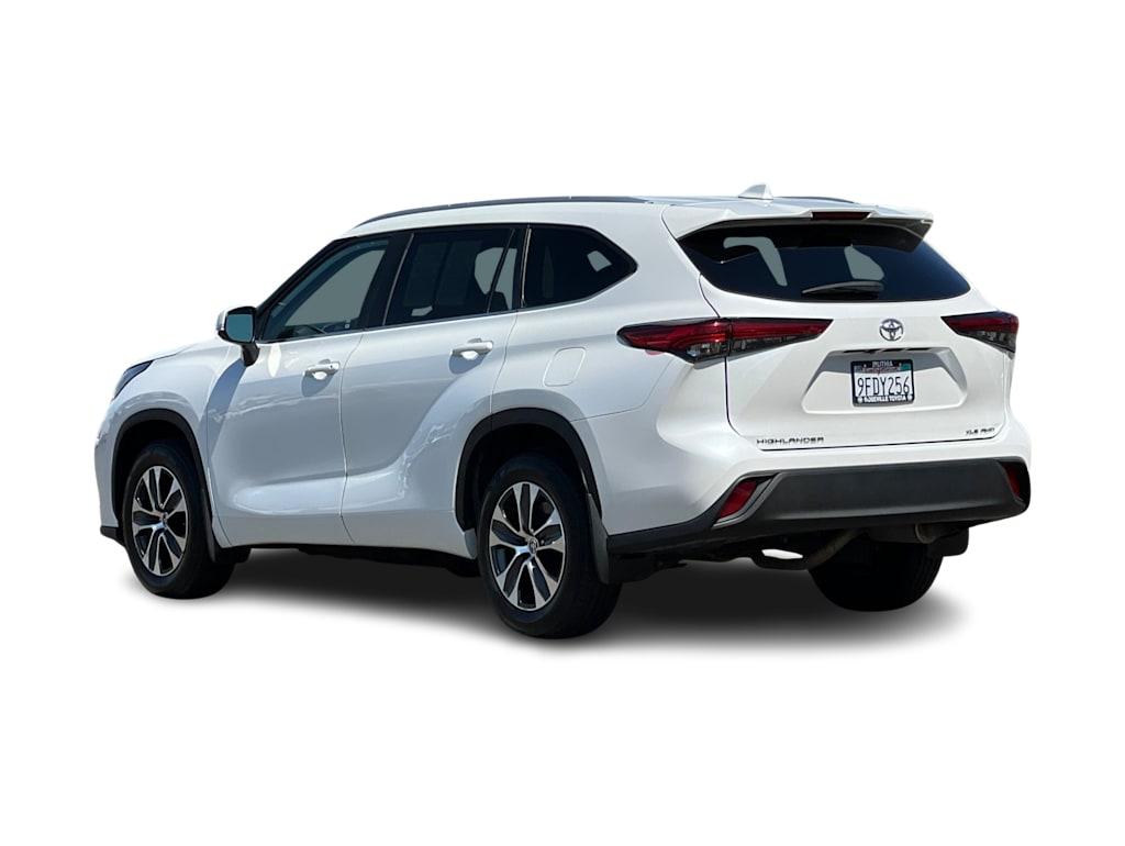 Thumbnail: 2023 Toyota Highlander - 4