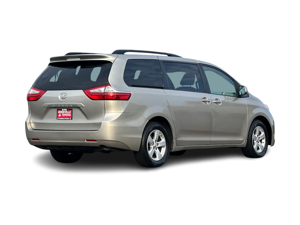 Thumbnail: 2015 Toyota Sienna - 18