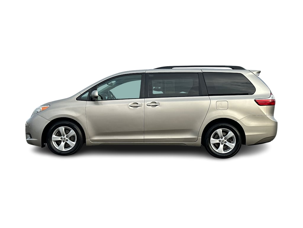 Thumbnail: 2015 Toyota Sienna - 3