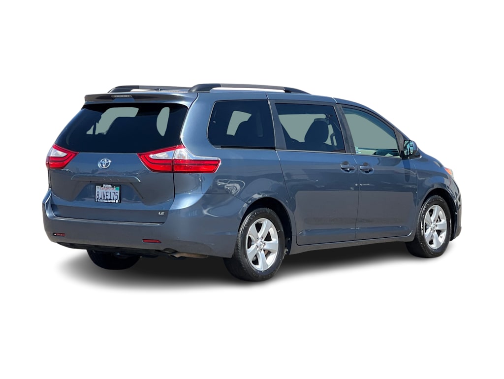 Thumbnail: 2015 Toyota Sienna - 18