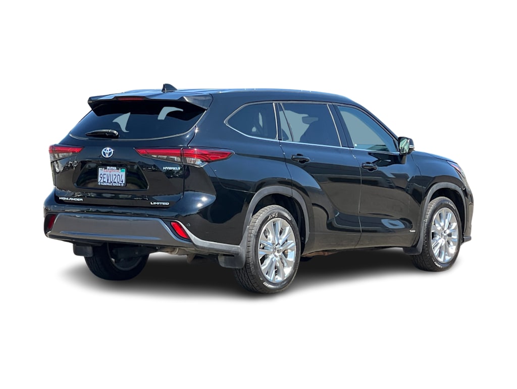 Thumbnail: 2023 Toyota Highlander - 18