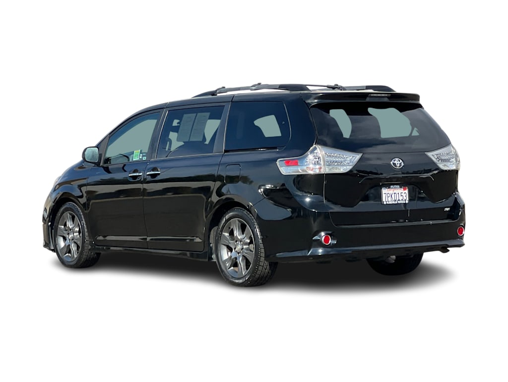 Thumbnail: 2015 Toyota Sienna - 4