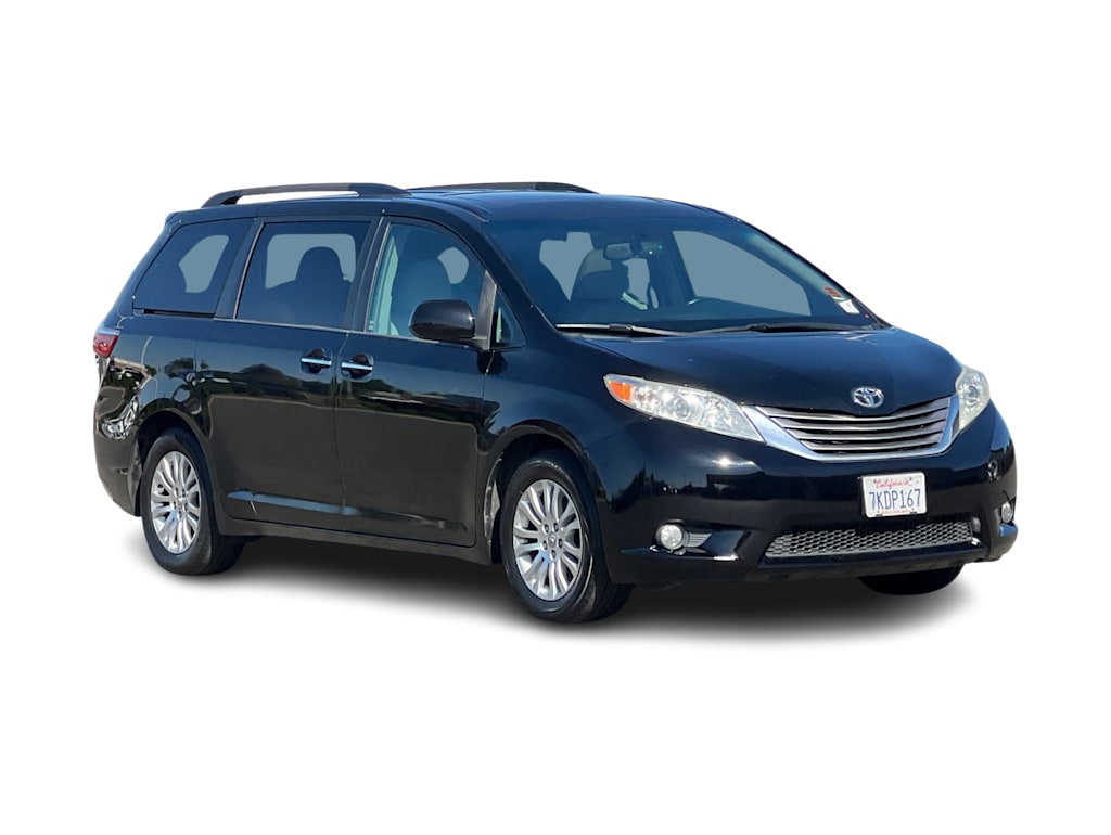 Thumbnail: 2015 Toyota Sienna - 17