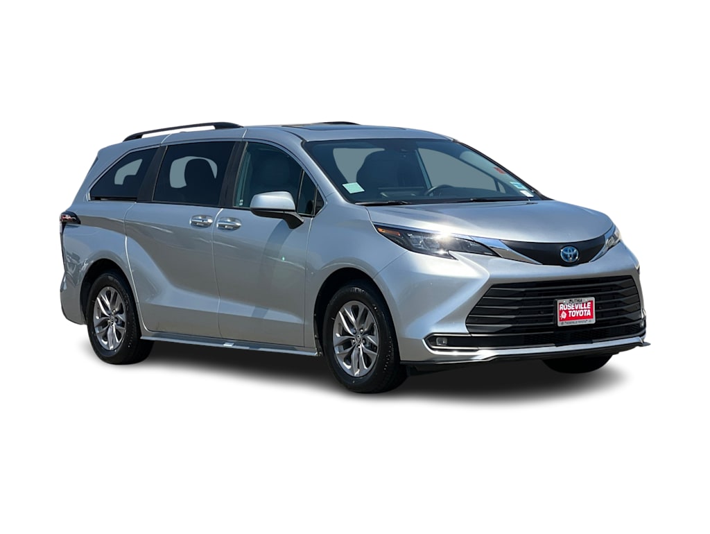 Thumbnail: 2025 Toyota Sienna - 18