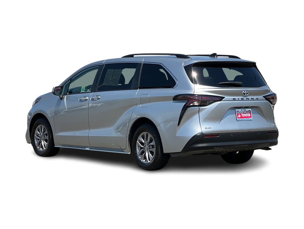 Thumbnail: 2025 Toyota Sienna - 4