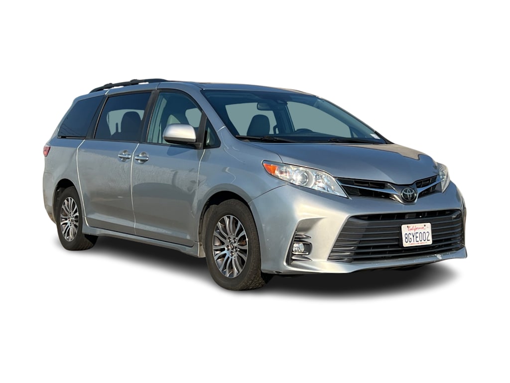 Thumbnail: 2019 Toyota Sienna - 13