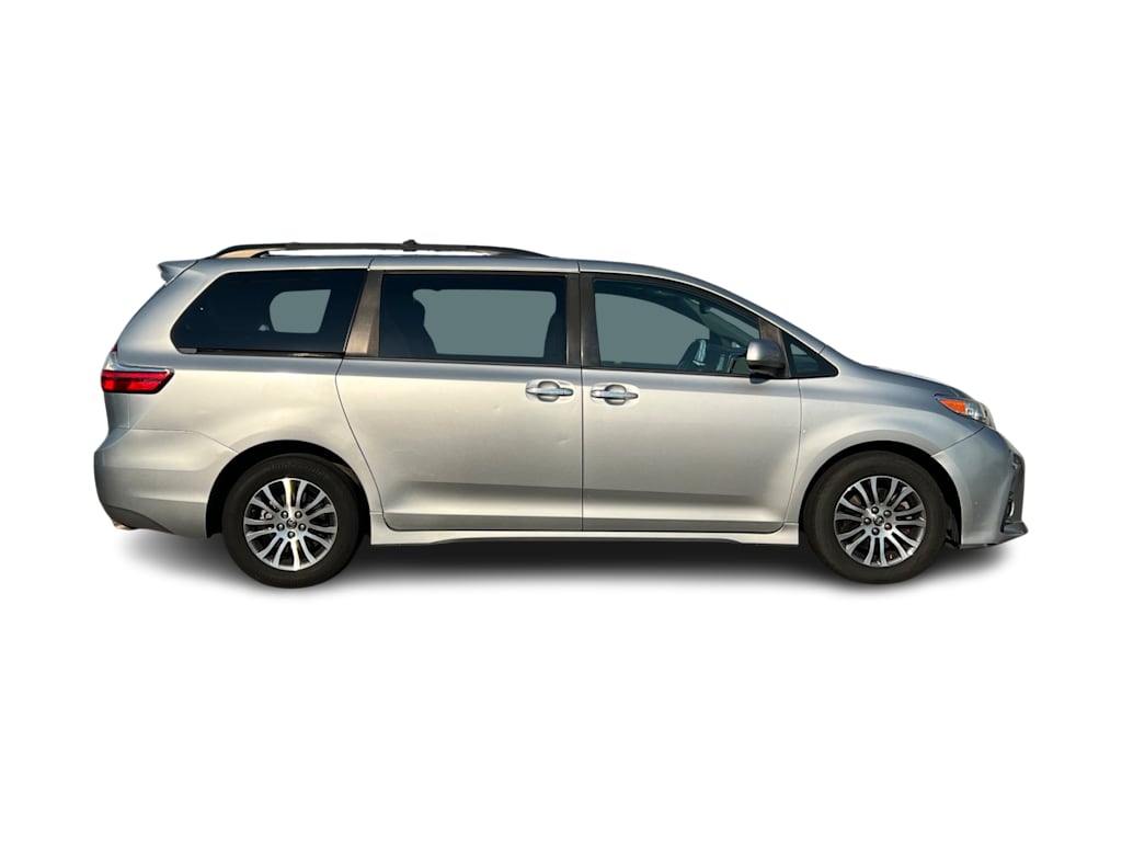 Thumbnail: 2019 Toyota Sienna - 12