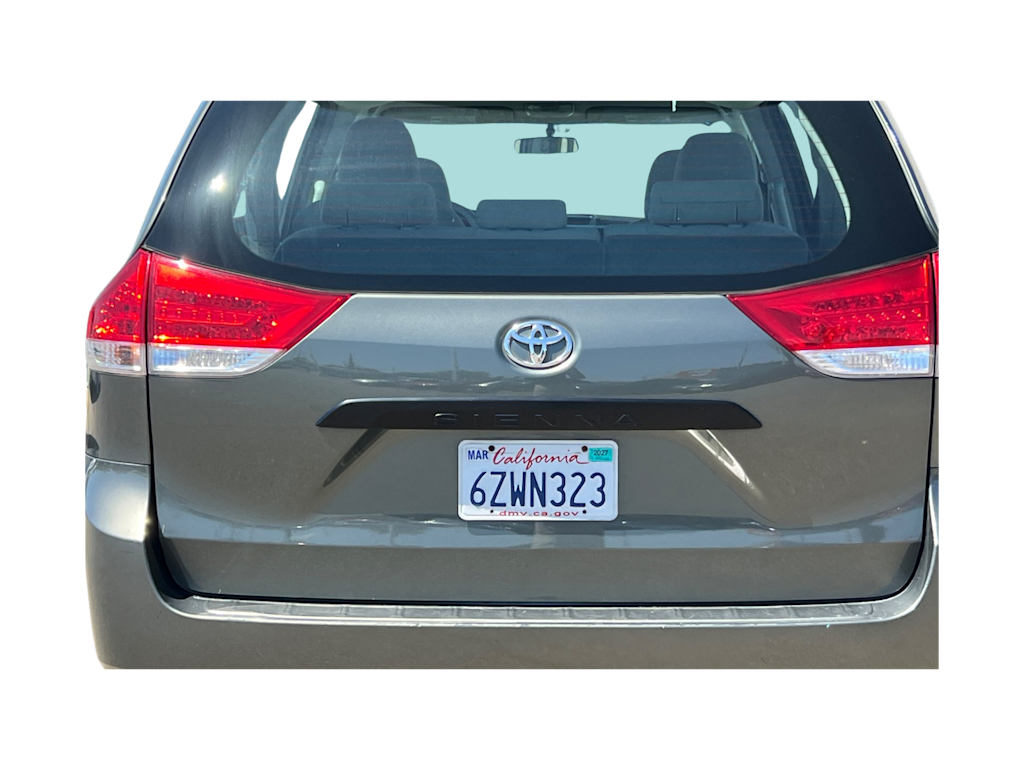 Thumbnail: 2013 Toyota Sienna - 23