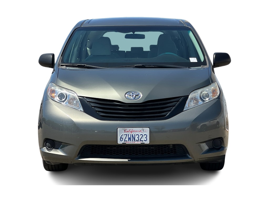 Thumbnail: 2013 Toyota Sienna - 6