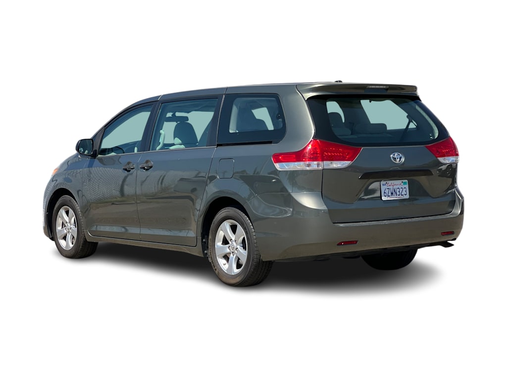 Thumbnail: 2013 Toyota Sienna - 4