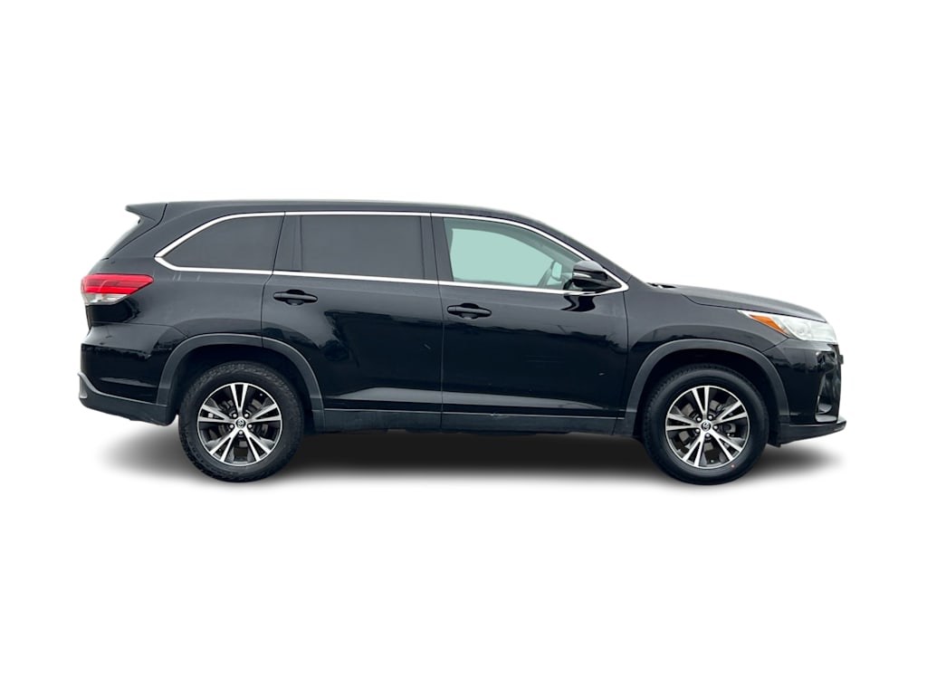 Thumbnail: 2019 Toyota Highlander - 17