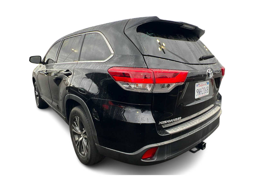 2018 Toyota Highlander LE 2