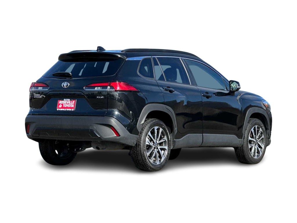 2024 Toyota Corolla Cross XLE 17