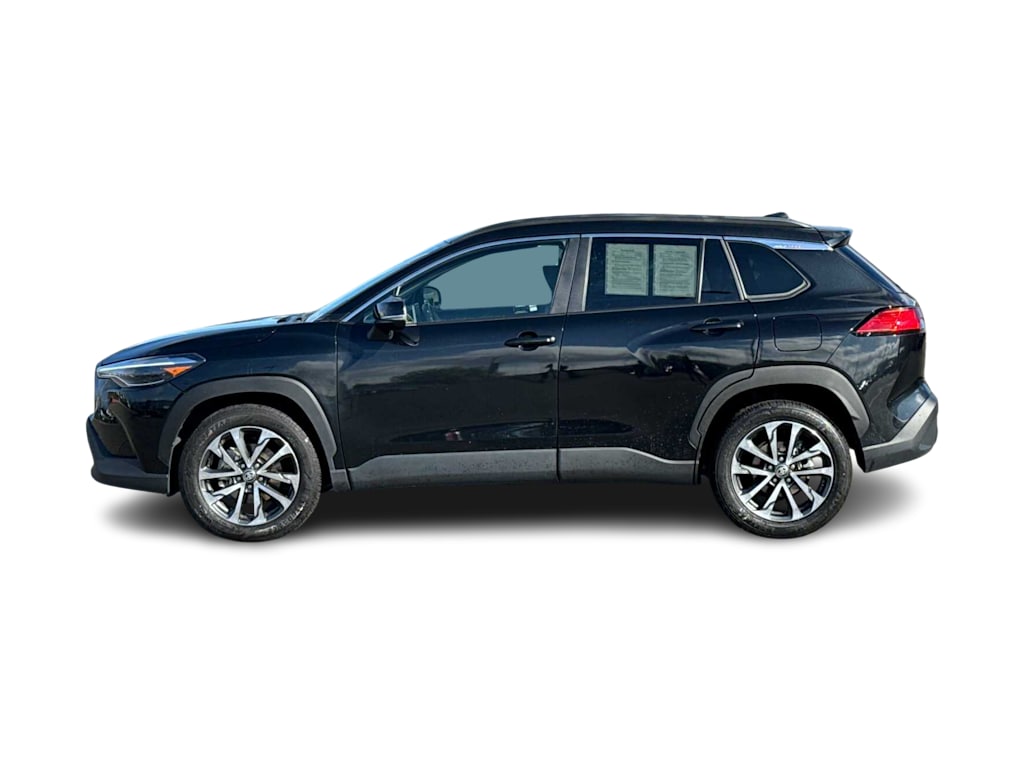 2024 Toyota Corolla Cross XLE 3