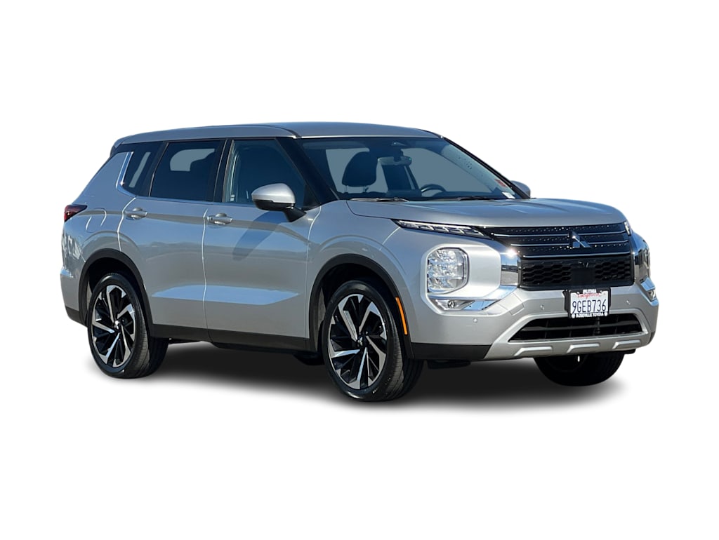 Thumbnail: 2023 Mitsubishi Outlander - 19