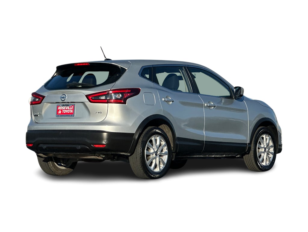 Thumbnail: 2021 Nissan Rogue Sport - 18