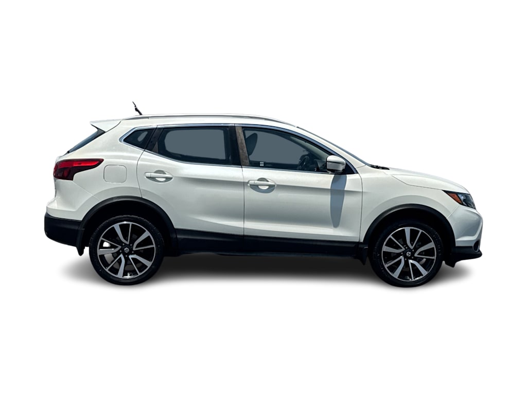Thumbnail: 2017 Nissan Rogue Sport - 20