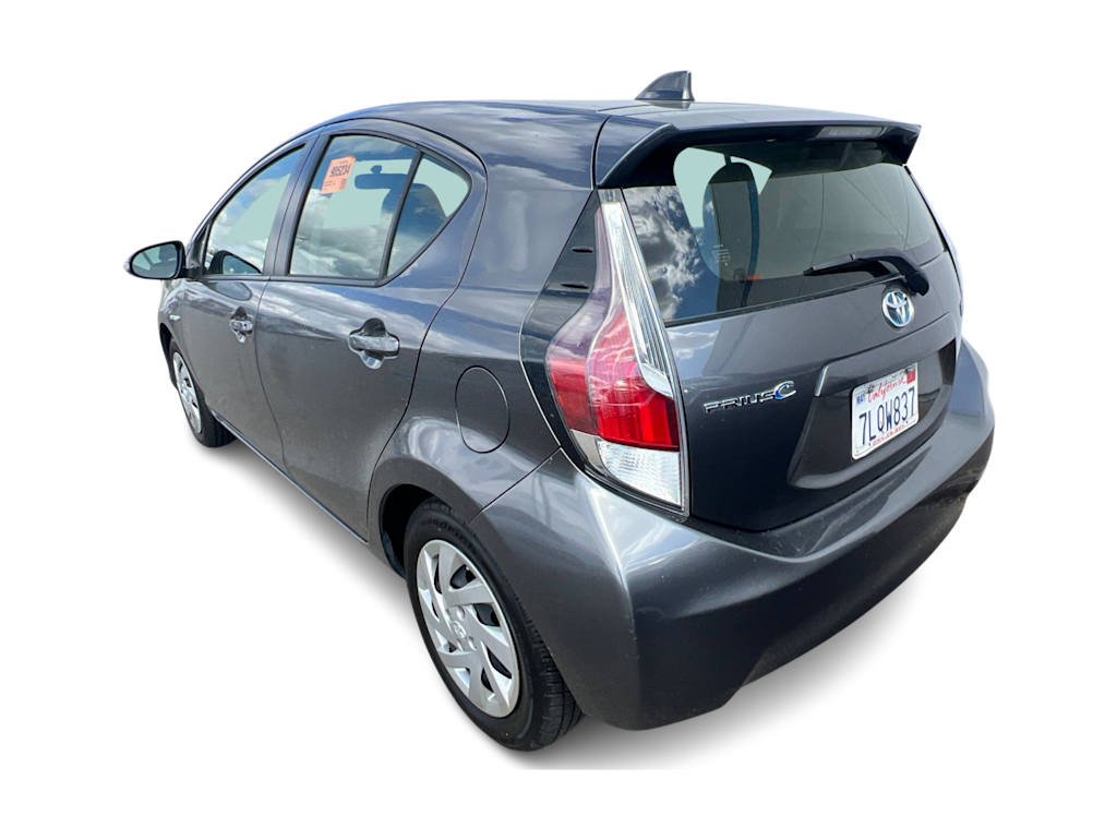 Thumbnail: 2015 Toyota Prius c - 2