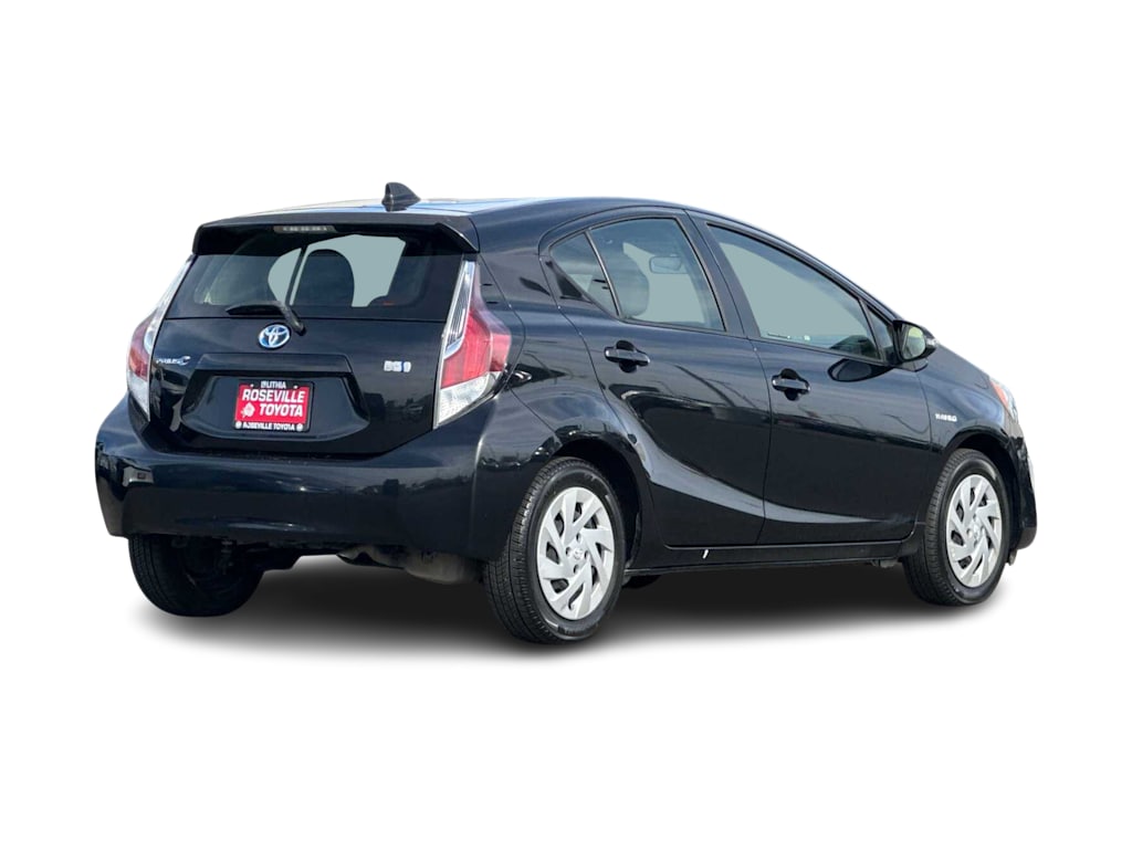 2016 Toyota Prius c Four 19