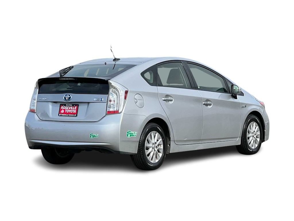 2014 Toyota Prius Plug-in 17