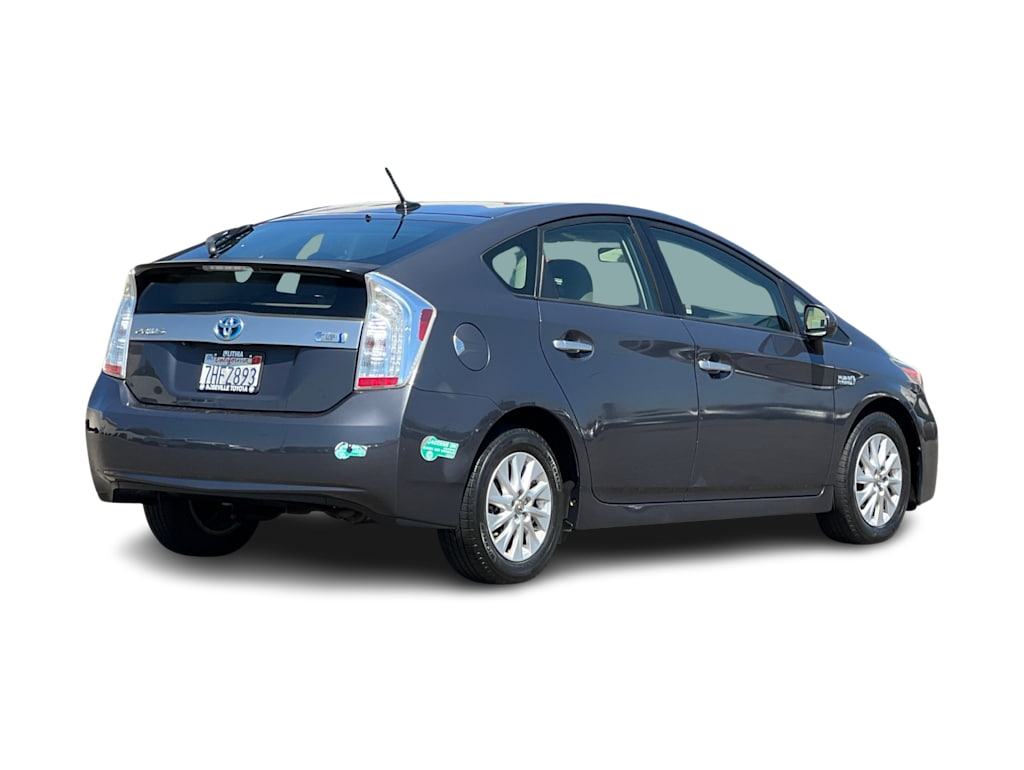 Thumbnail: 2015 Toyota Prius - 17