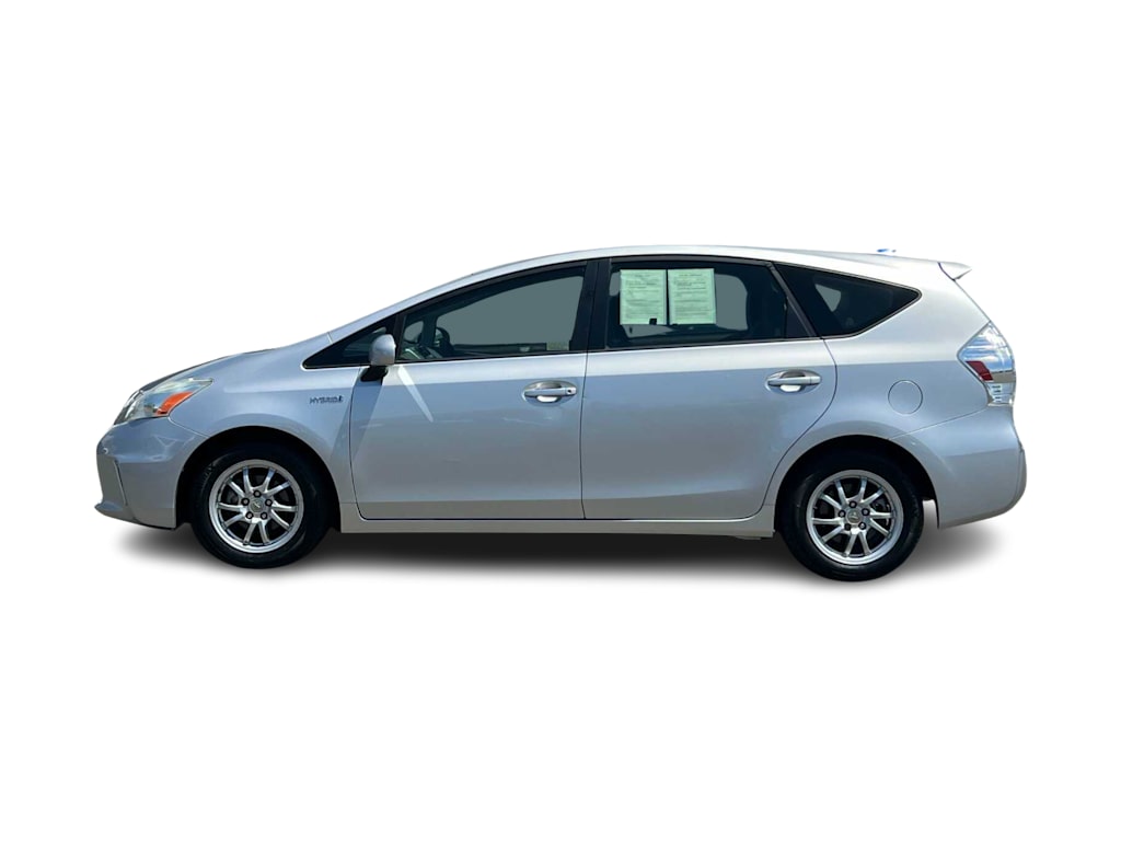 Thumbnail: 2013 Toyota Prius v - 3