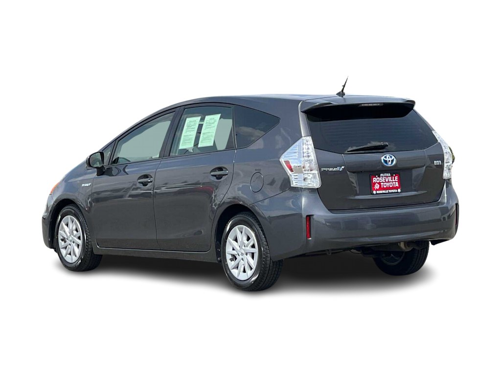 2014 Toyota Prius v Two 4