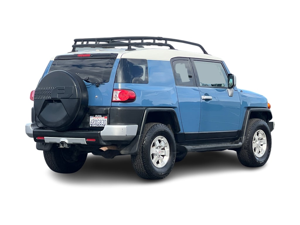 Thumbnail: 2011 Toyota FJ Cruiser - 17