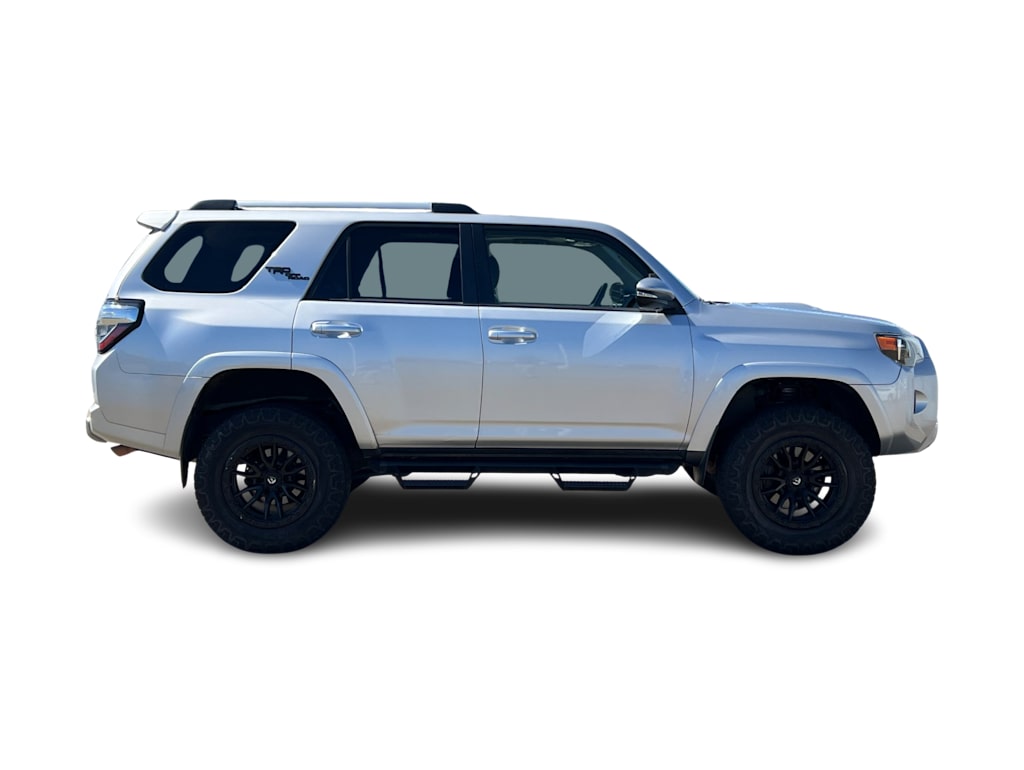 Thumbnail: 2017 Toyota 4Runner - 12