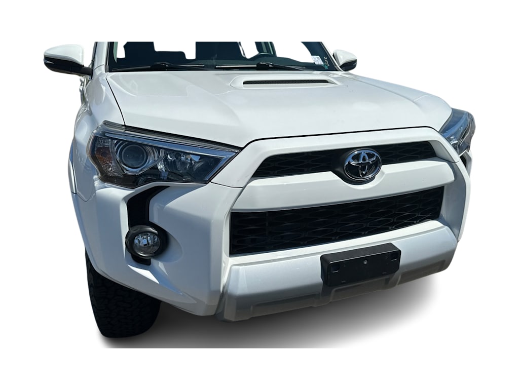 Thumbnail: 2016 Toyota 4Runner - 12