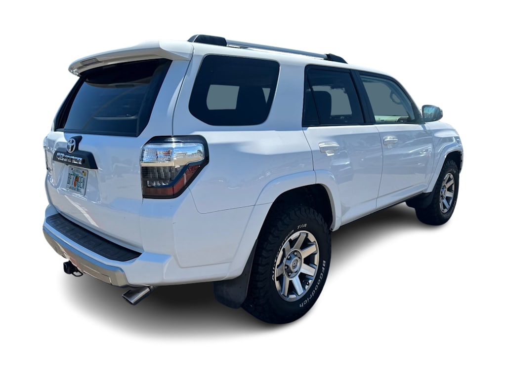 Thumbnail: 2016 Toyota 4Runner - 9