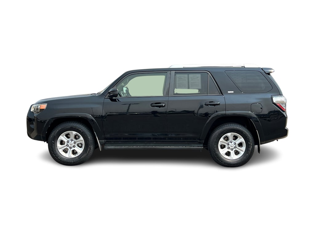 Thumbnail: 2016 Toyota 4Runner - 3