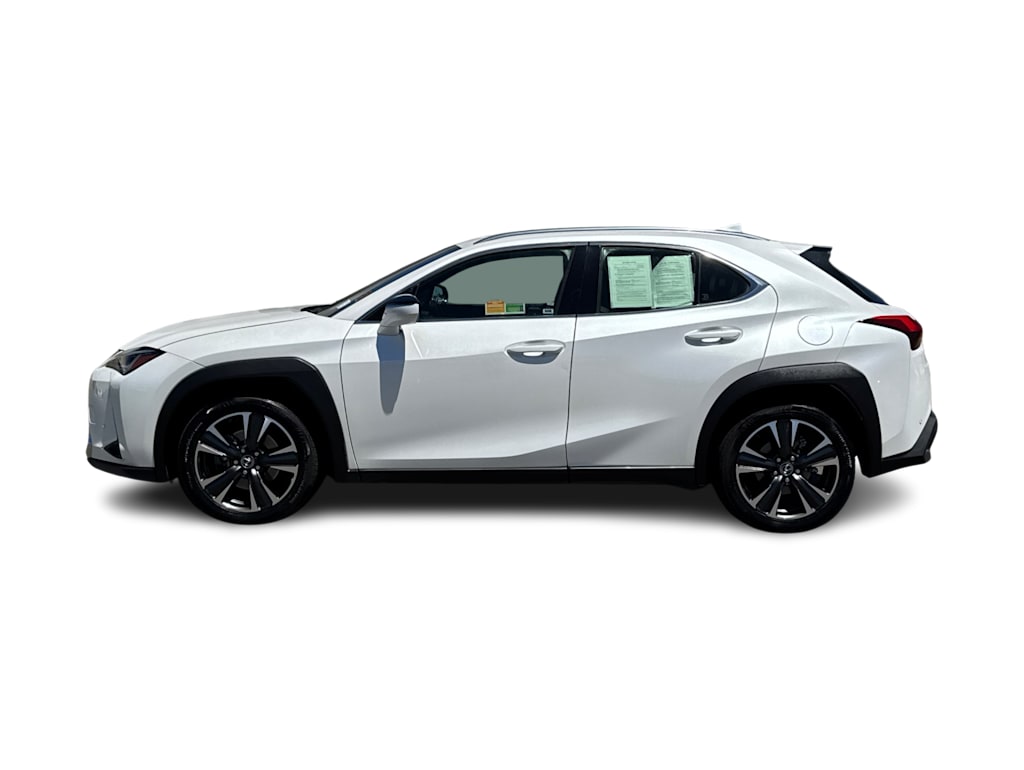 Thumbnail: 2021 Lexus UX - 3