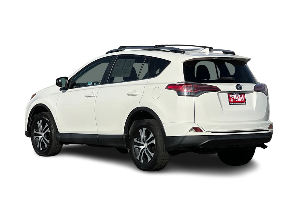Thumbnail: 2017 Toyota RAV4 - 4