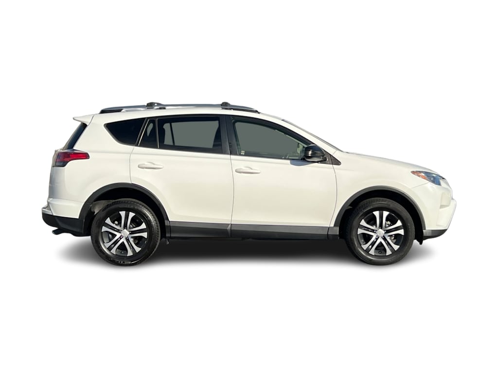 Thumbnail: 2017 Toyota RAV4 - 20