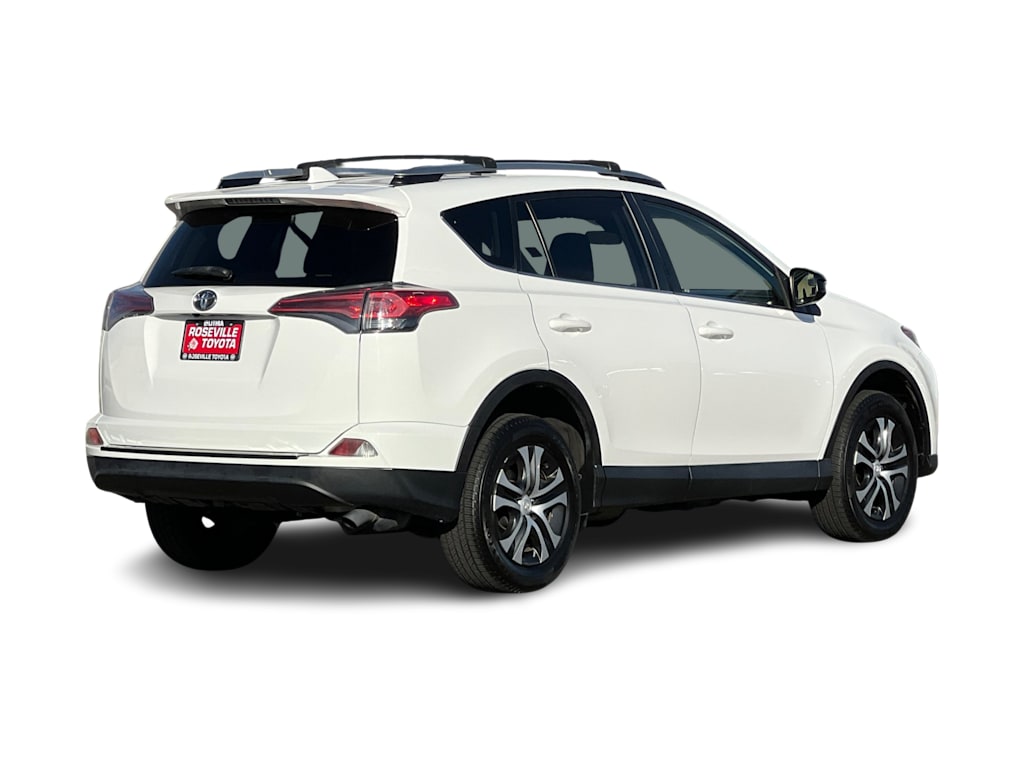 Thumbnail: 2017 Toyota RAV4 - 18