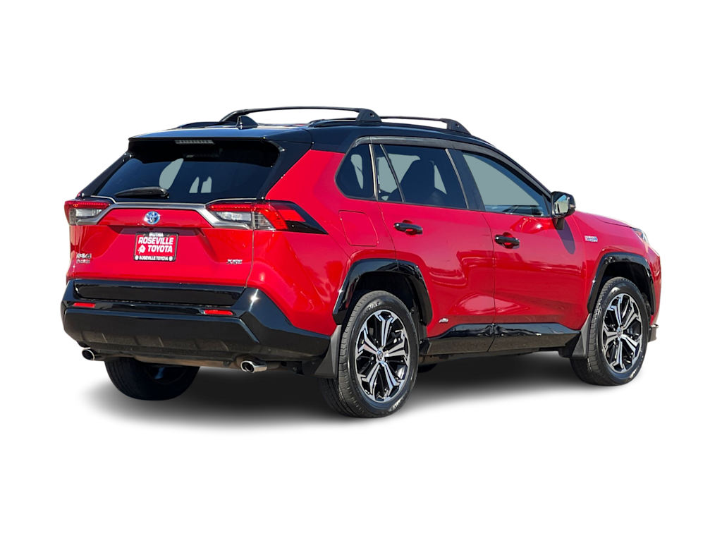 Thumbnail: 2021 Toyota RAV4 - 17