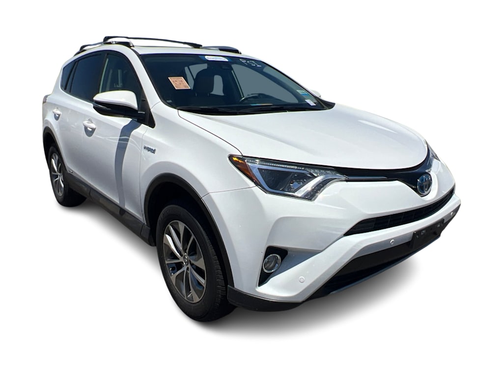 Thumbnail: 2017 Toyota RAV4 - 8