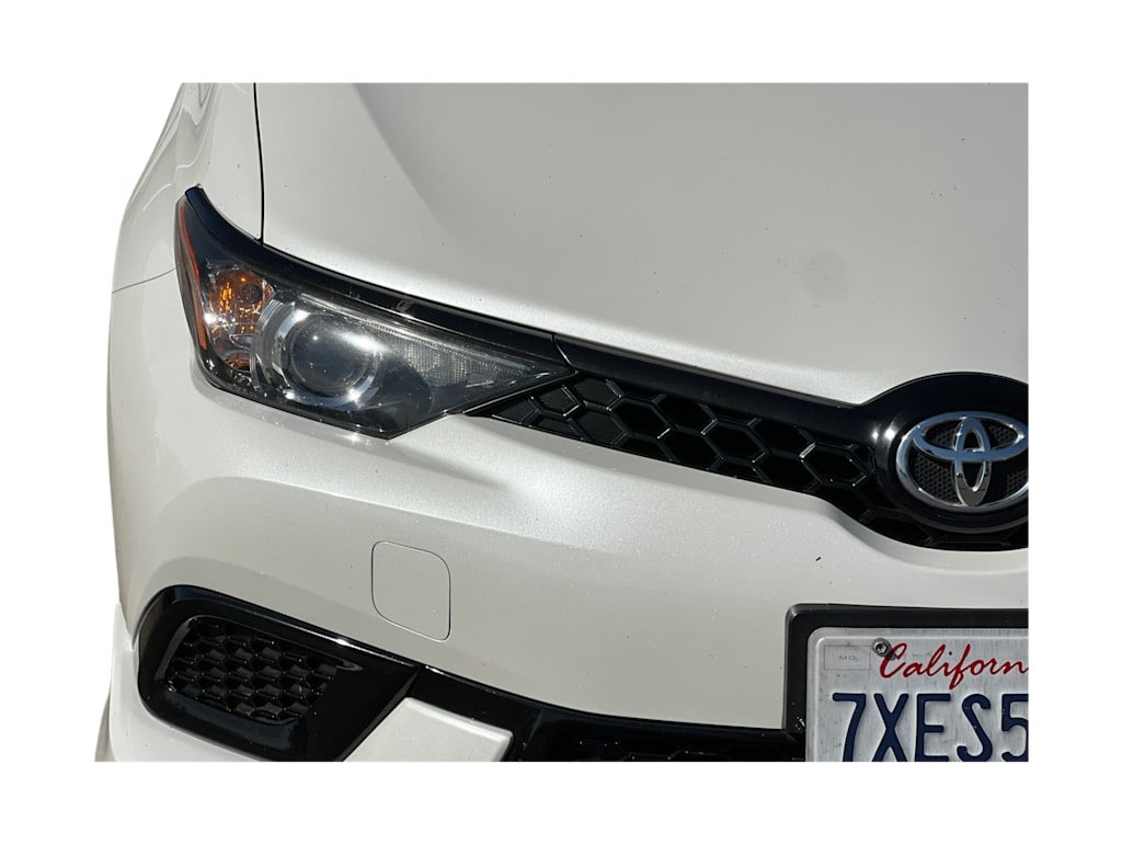 Thumbnail: 2017 Toyota Corolla iM - 18