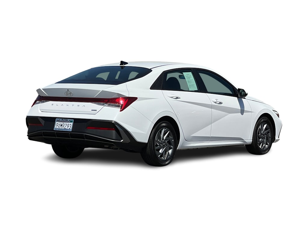 Thumbnail: 2026 Hyundai Elantra - 17