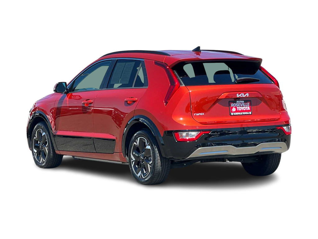 Thumbnail: 2023 Kia Niro - 4