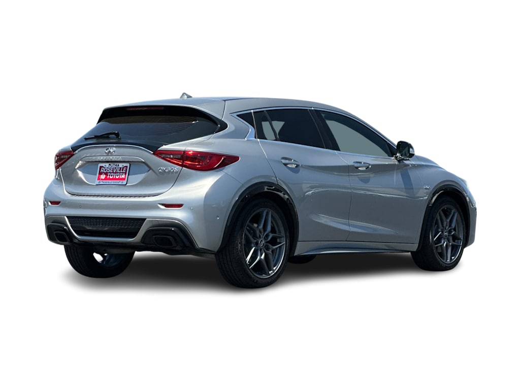 Thumbnail: 2017 INFINITI QX30 - 16